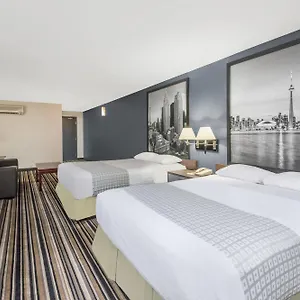 Hotel Super 8 By Wyndham Downtown